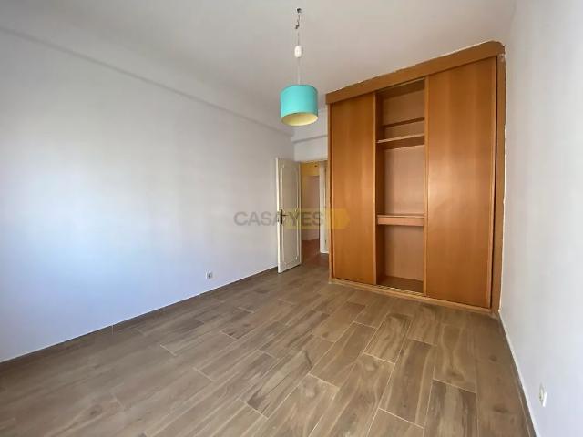 Apartamento alugar em Portela da Azóia, Loures