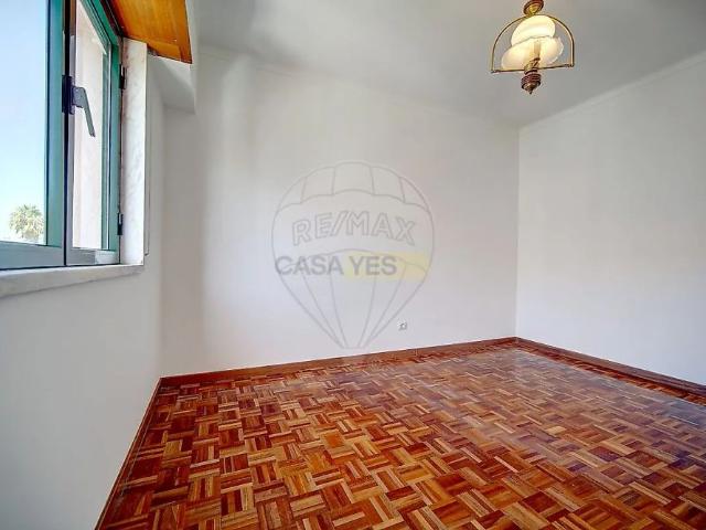 Apartamento alugar em Santo António dos Cavaleiros e Frielas, Loures