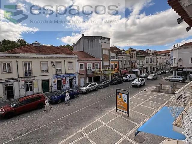 Apartamento alugar em Cais de Vila Franca de Xira, Vila Franca de Xira