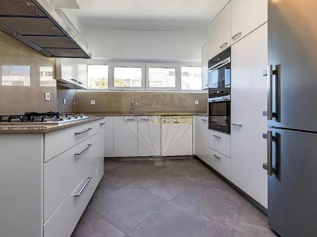 Apartamento alugar em São Francisco Xavier, Lisboa