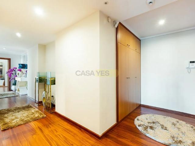 Apartamento alugar em Porto, Lordelo Do Ouro