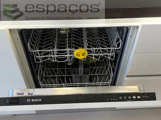 Apartamento alugar em Santiago Dos Velhos, Lisboa