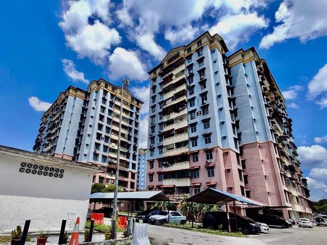 Apartment for sale in Kajang, Langat