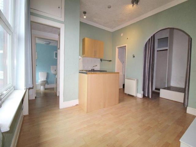 Studio for rent in Heaton Moor, Greater Manchester