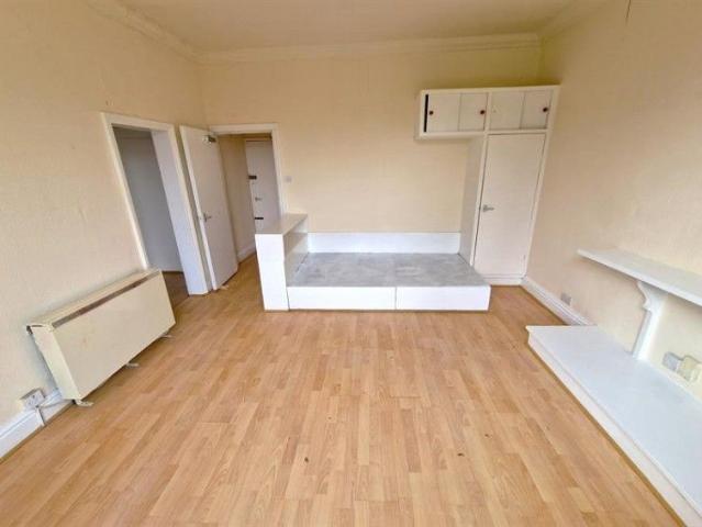 Studio for rent in Heaton Moor, Greater Manchester