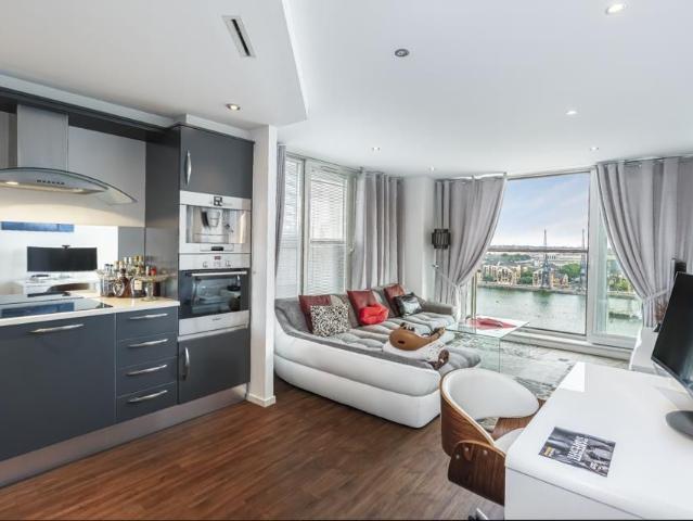 Apartment for rent in Silvertown, Greater London