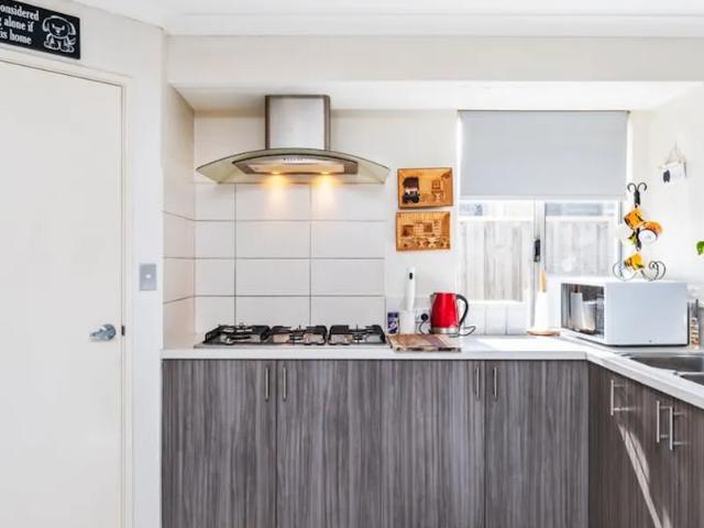 House for rent in Halls Head