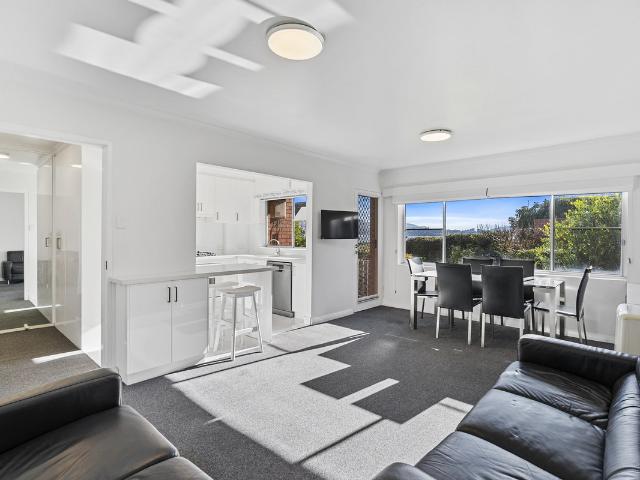 Apartment for rent in Sandy Bay