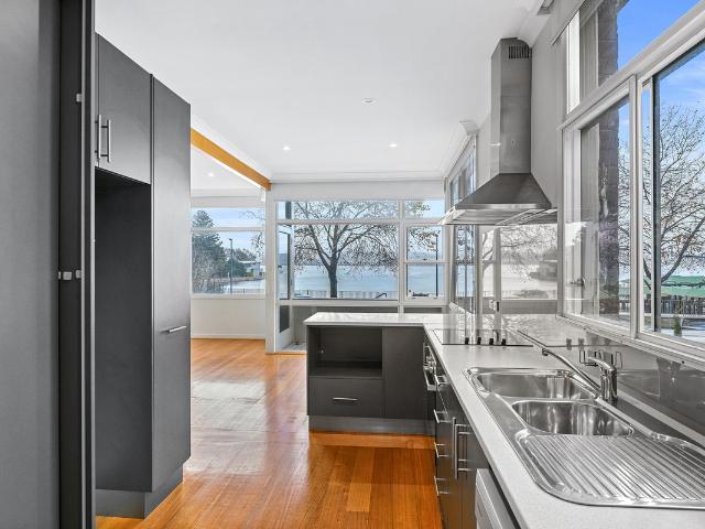 Apartment for rent in Sandy Bay