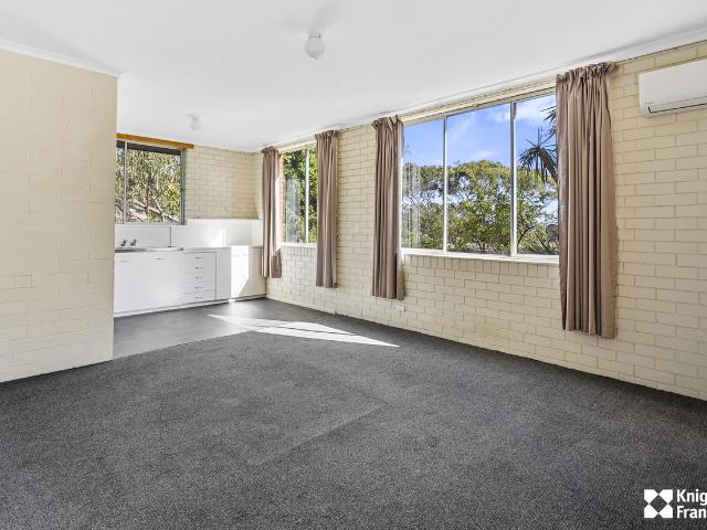 Apartment for rent in Sandy Bay