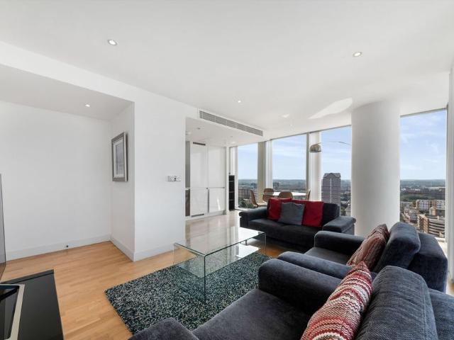 Apartment for rent in Canary Wharf, Greater London