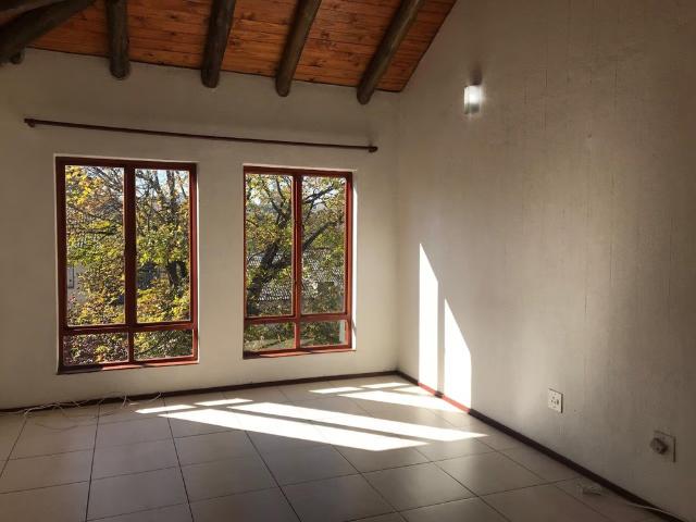 Apartment for rent in Paulshof, Sandton