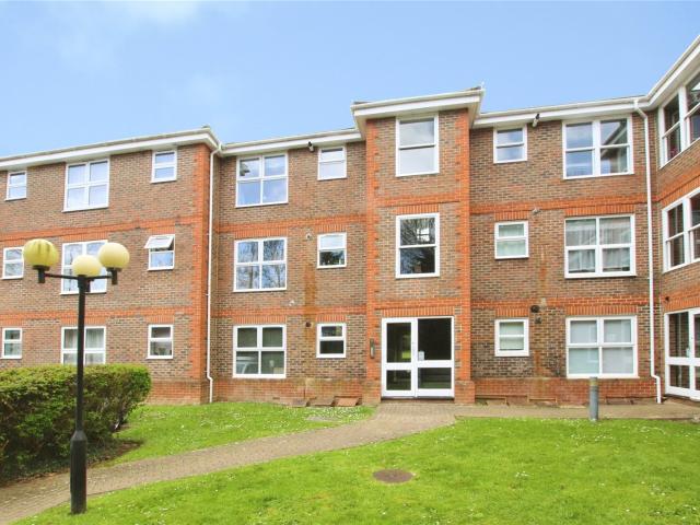 Studio for rent in Bracknell