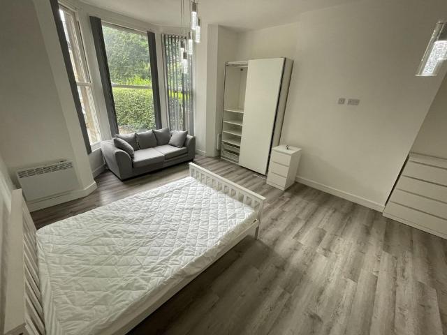 Studio for rent in Headingley Hill, Headingley