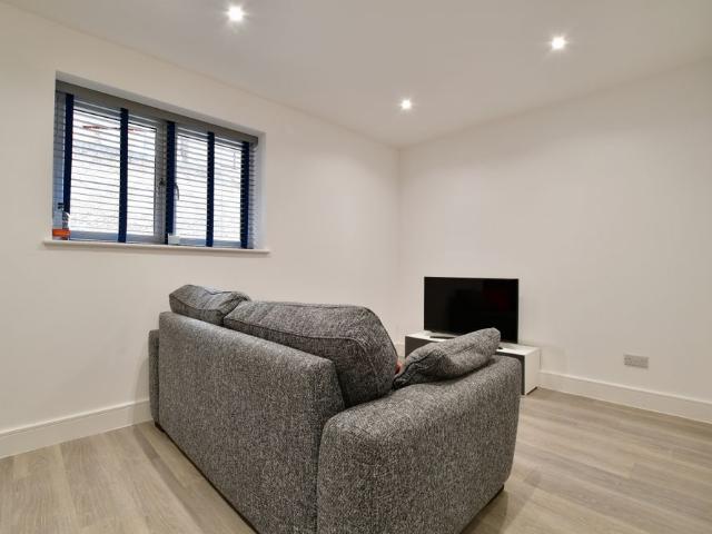 Apartment for rent in Highwood, Horsham
