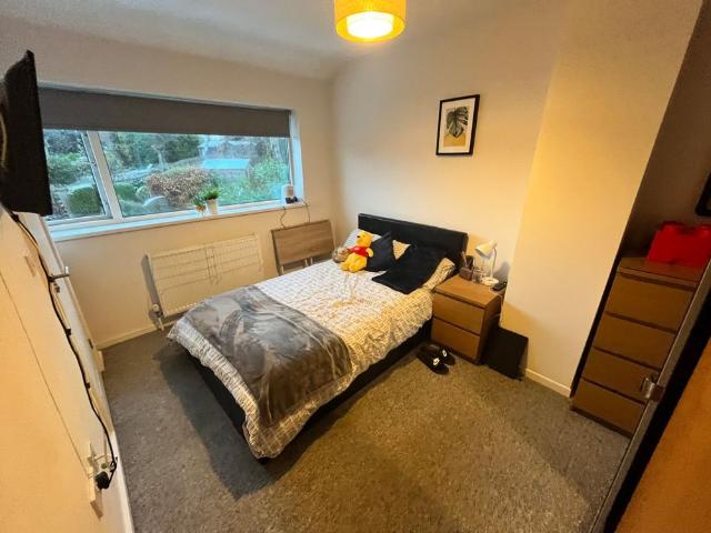 Room for rent in Cookridge, West Yorkshire
