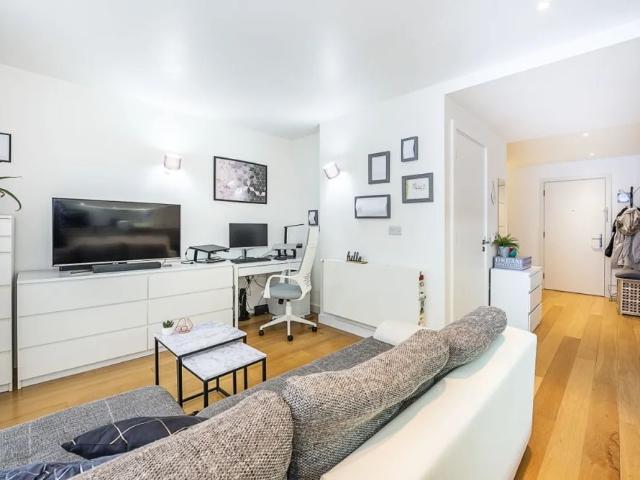 Apartment for rent in Hayes, Greater London