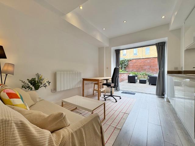 Apartment for rent in Hyde Park, West Yorkshire