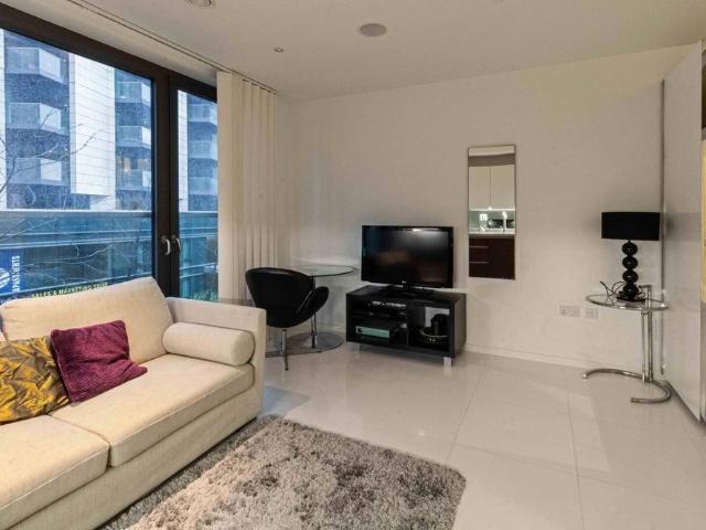 Studio for rent in Isle Of Dogs, Greater London