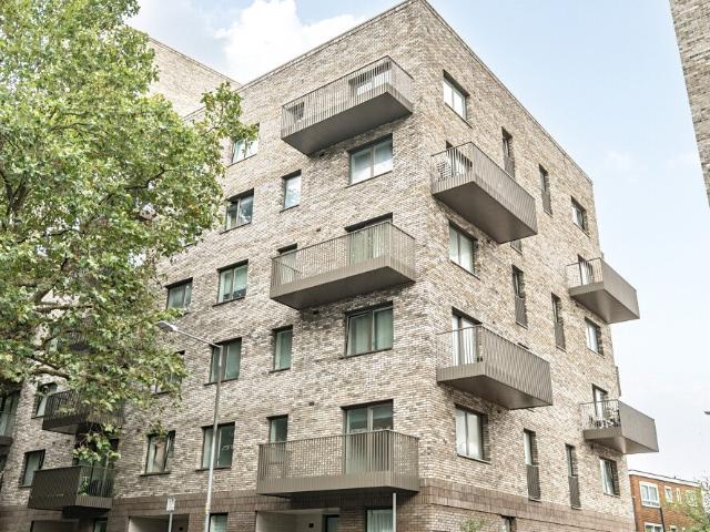 Apartment for rent in Roding Riverside, Greater London