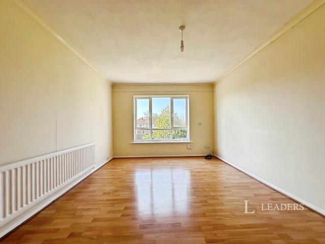 Apartment for rent in Rowner, Middlecroft