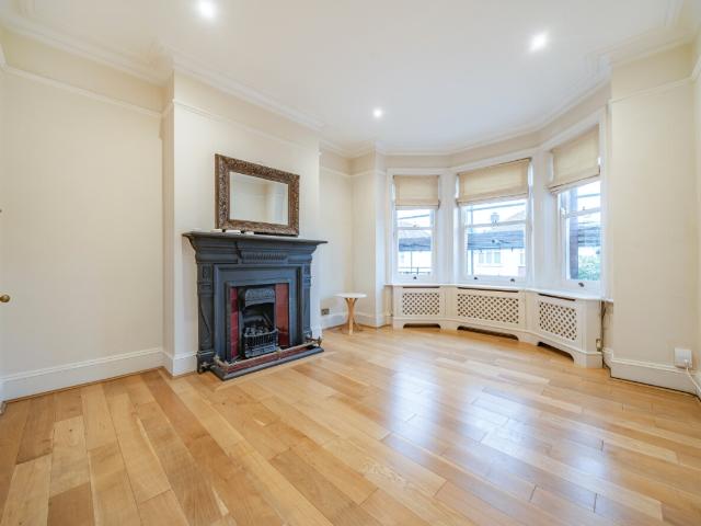 Apartment for rent in London Borough of Merton, Greater London