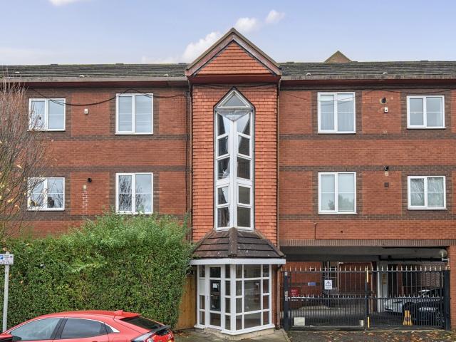 Apartment for rent in London Borough of Merton, Greater London