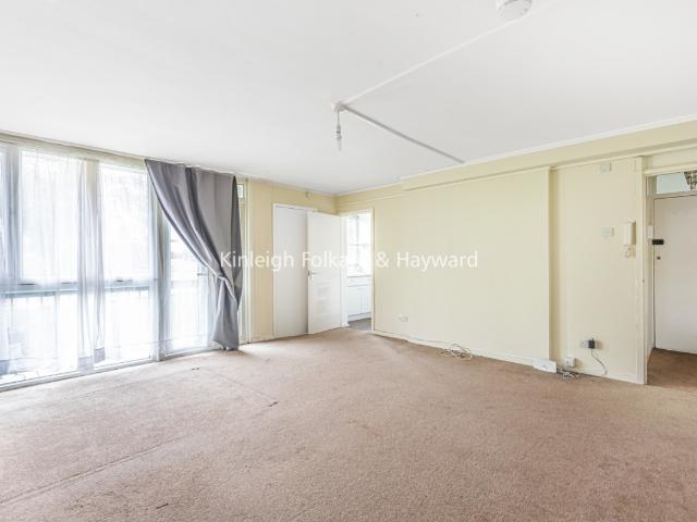 Apartment for rent in Woodside Park, Greater London