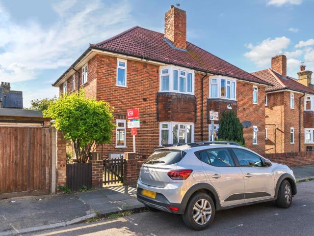 Apartment for rent in Surbiton, Greater London