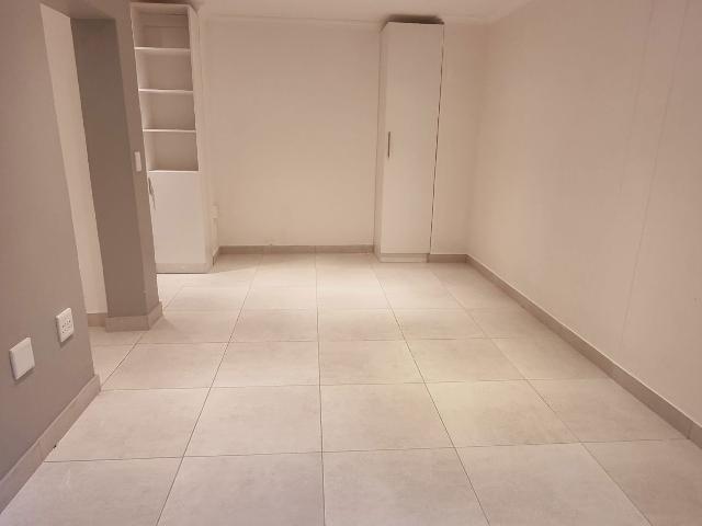Apartment for rent in Fresnaye, Cape Town
