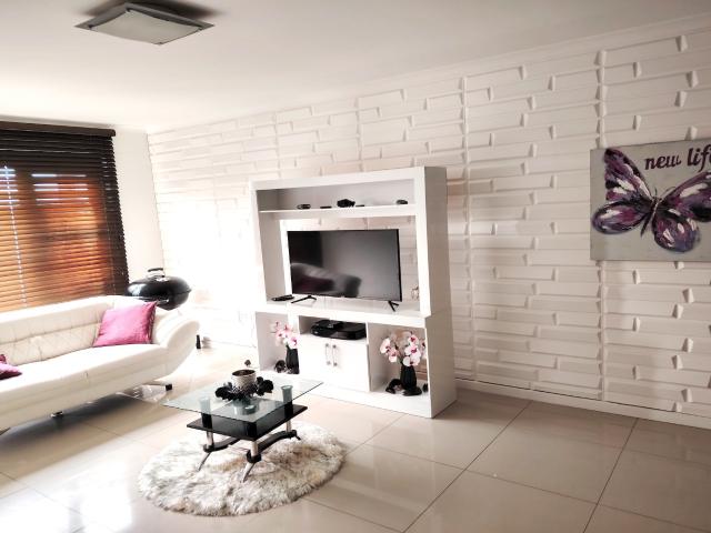 Apartment for rent in Bloubergstrand, City of Cape Town