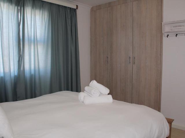 Apartment for rent in Bloubergstrand, City of Cape Town