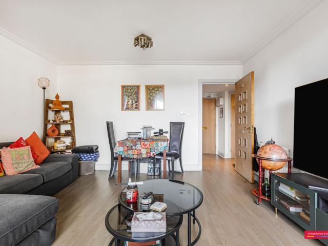 Apartment for rent in Brook Green, Greater London