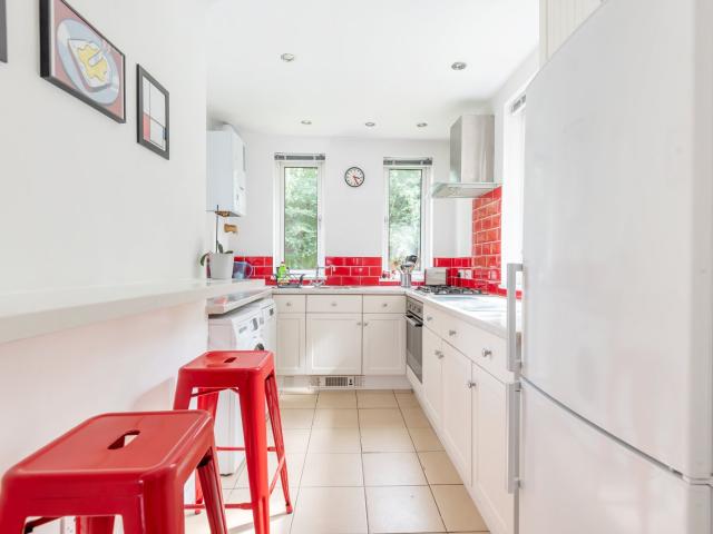 Apartment for rent in Earlsfield, Greater London