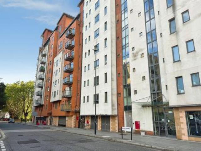 Apartment for rent in Eastern Docks, Southampton