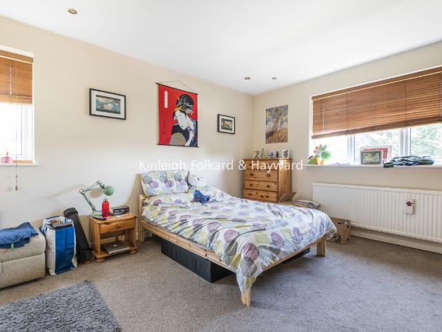 Apartment for rent in Brondesbury, Greater London