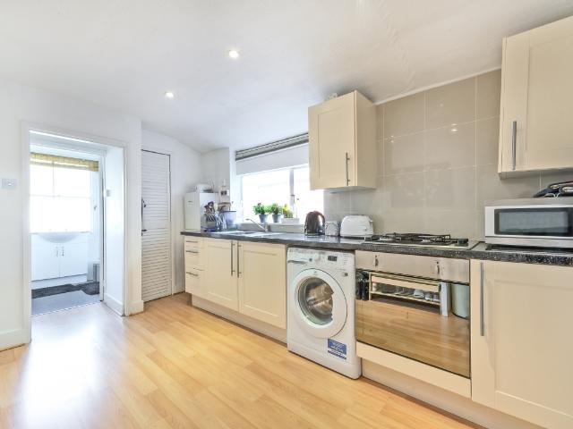Apartment for rent in Earlsfield, Greater London