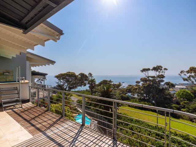 Apartment for rent in Camps Bay, Cape Town