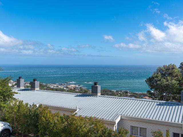 Apartment for rent in Camps Bay, Cape Town