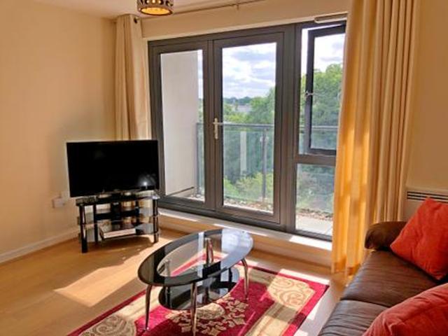 Apartment for rent in Horsell, Woking