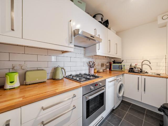Apartment for rent in Earlsfield, Greater London
