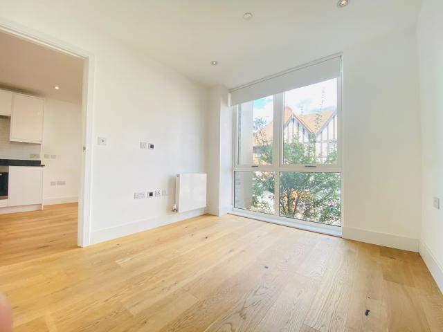 Apartment for rent in London Borough of Croydon, Waddon