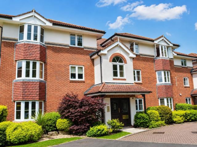 Apartment for rent in Colshaw Farm, Wilmslow