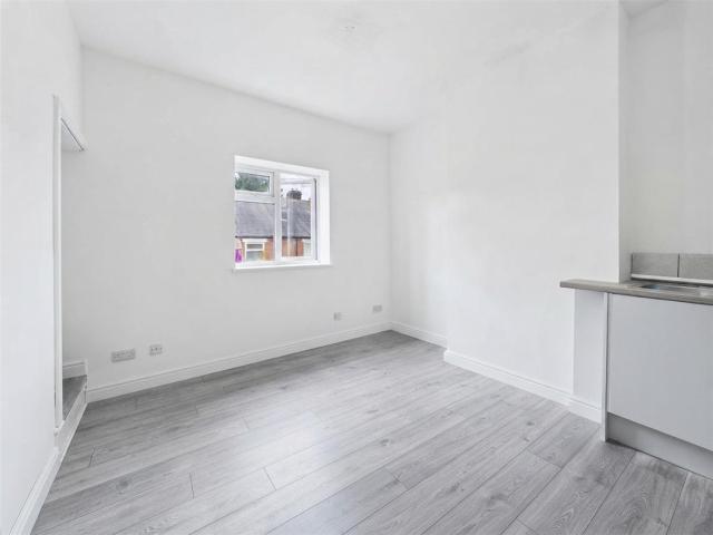 Apartment for rent in Loundsley Green, East Midlands