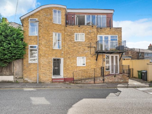 Apartment for rent in Norbiton, Greater London