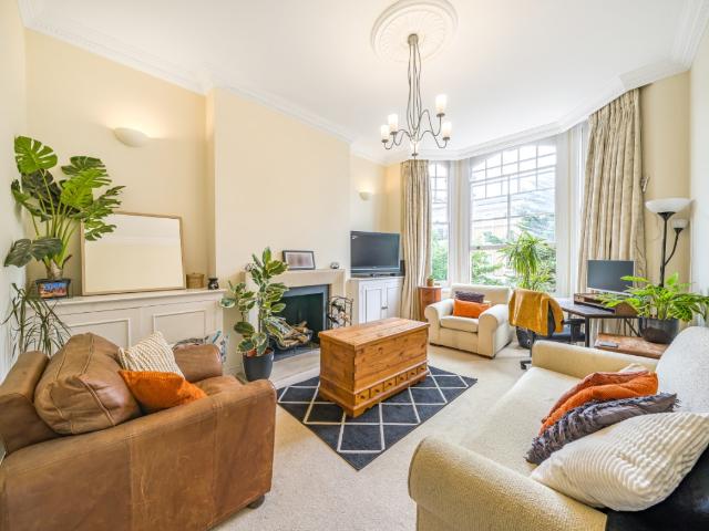 Apartment for rent in Stockwell, Greater London