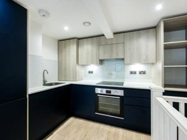 Apartment for rent in Redhill, Reigate and Banstead