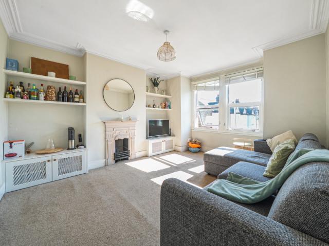 Apartment for rent in Earlsfield, Greater London