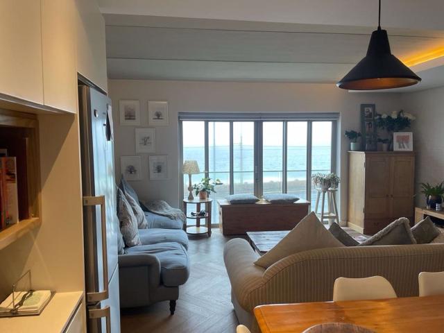 Apartment for rent in Simons Town, Western Cape