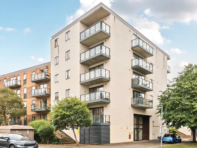 Apartment for rent in London Borough of Merton, Greater London